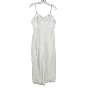 Vtg‎ Wonder Maid Long Full Slip Lace Trim White Nylon Blend  Sz 34 S